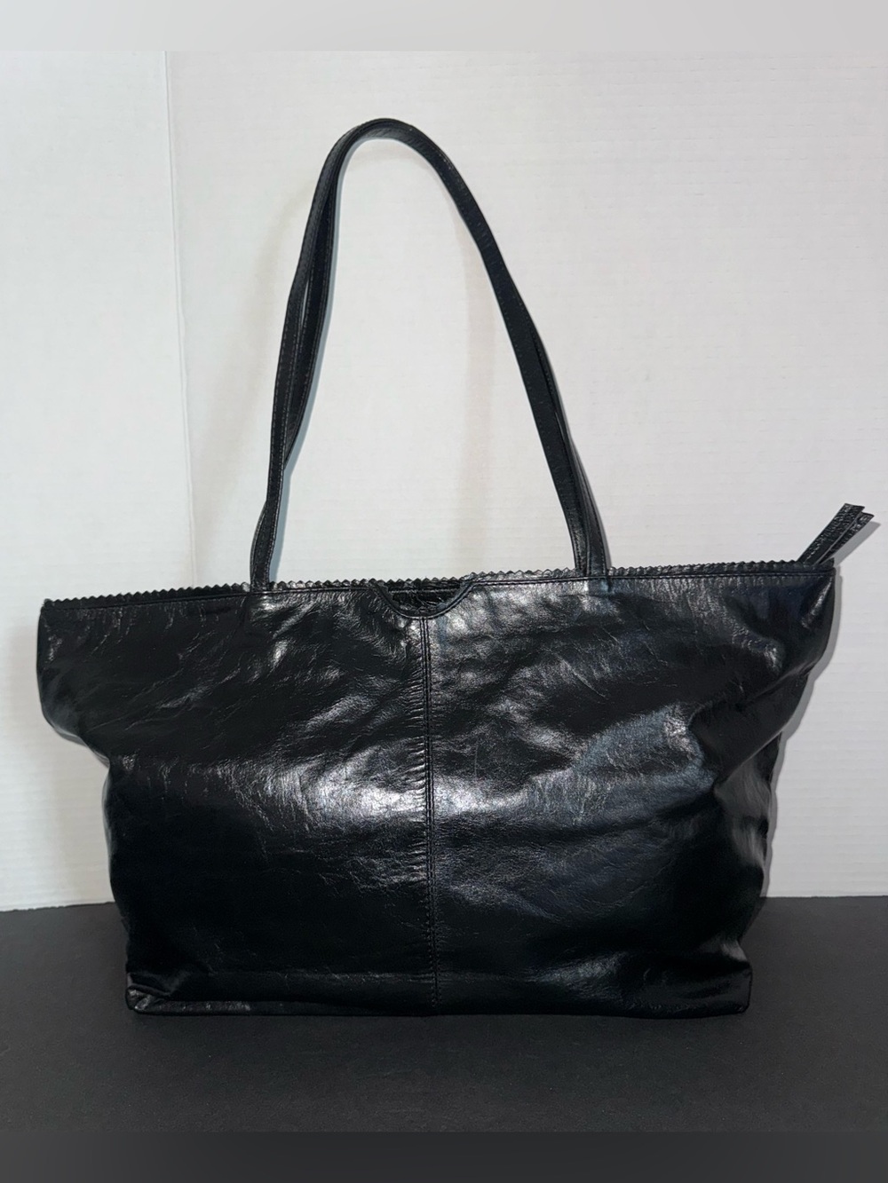 LATICO Black Leather Soft Scalloped Slim Light Zip Tote Shoulder Bag